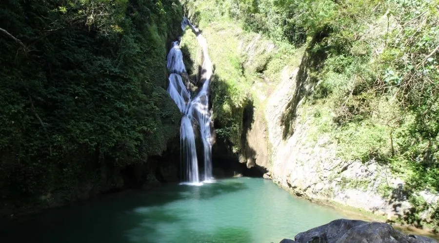 Vegas Grande Waterfall, Cuba Vegas Grande Waterfall, Cuba