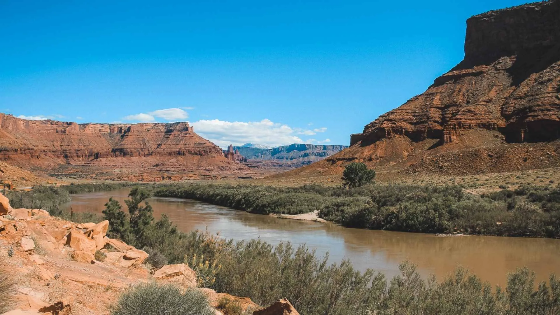 friend road trip Moab, Utah friend road trip Moab, Utah