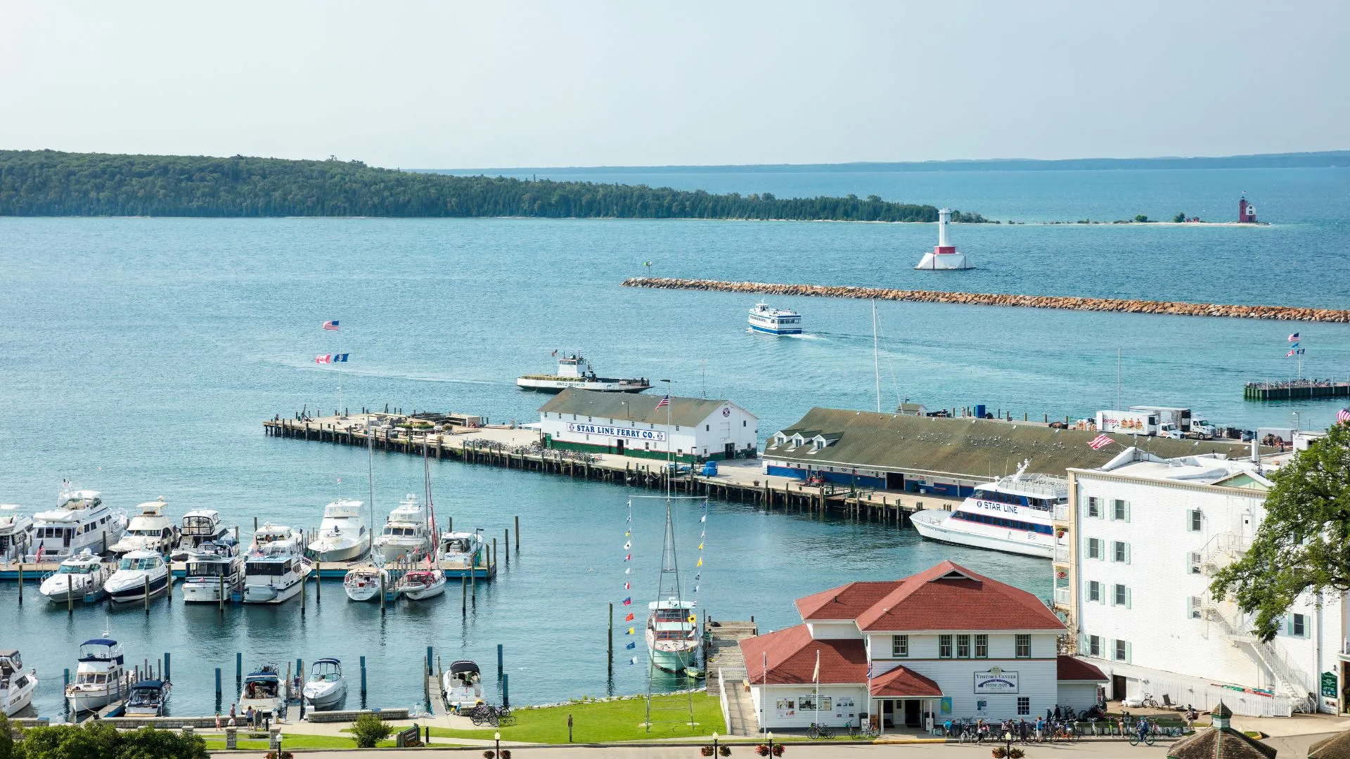 Great Lakes Road Trip Itinerary (3) Mackinac Island Road Trip stop