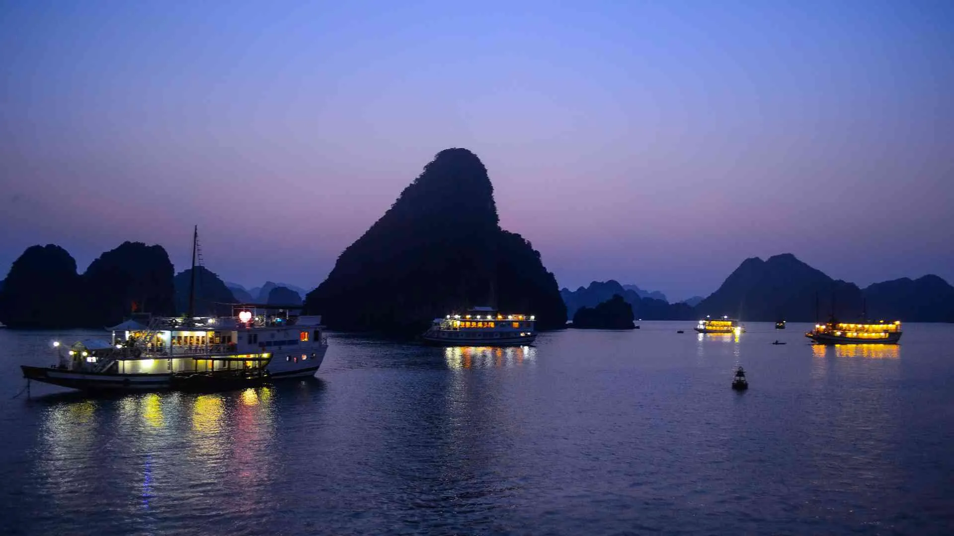 HaLong Bay Night Cruise HaLong Bay Night Cruise