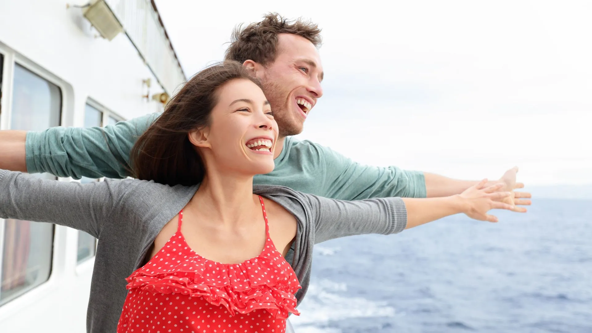 Modern cruises vs Titanic Modern cruises vs Titanic