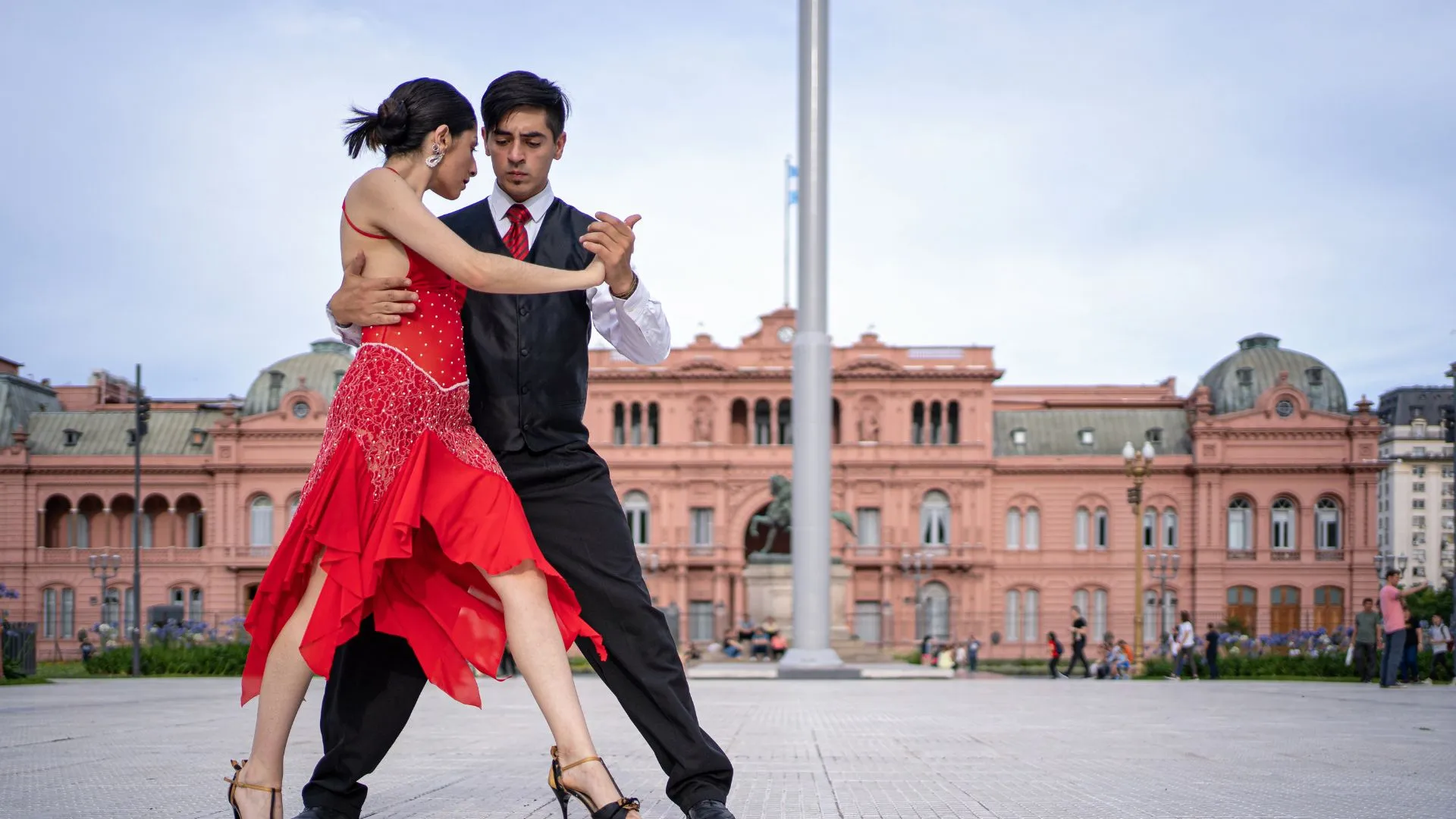 cruises to south america couple dancing in Buenos Aires cruise port
