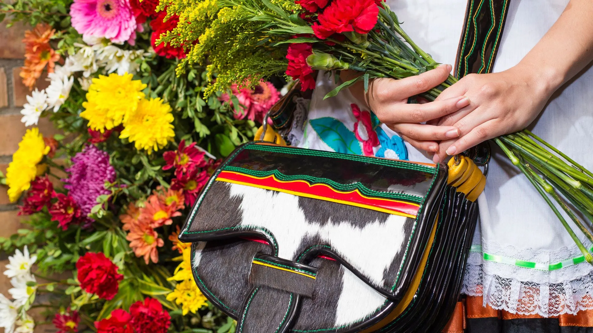 flower festivals around the world-10 Colombia flower festival