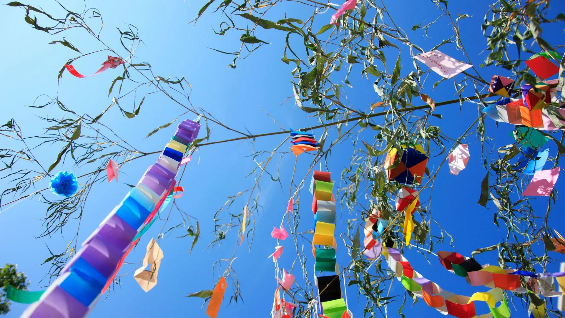 flower festivals around the world-6 Batalla de Flores