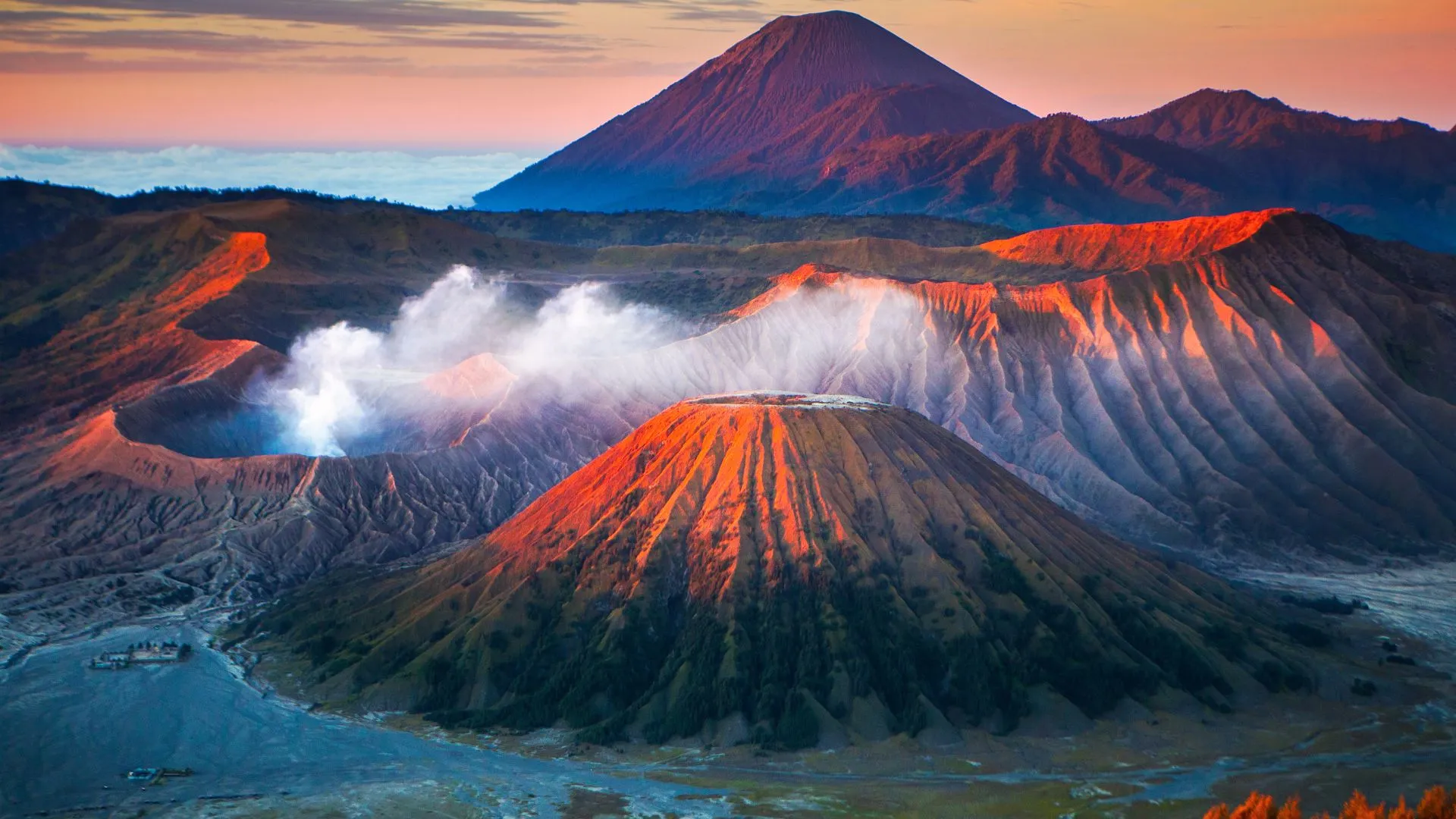 indonesia-4 Volcanoes in Indonesia Landmark
