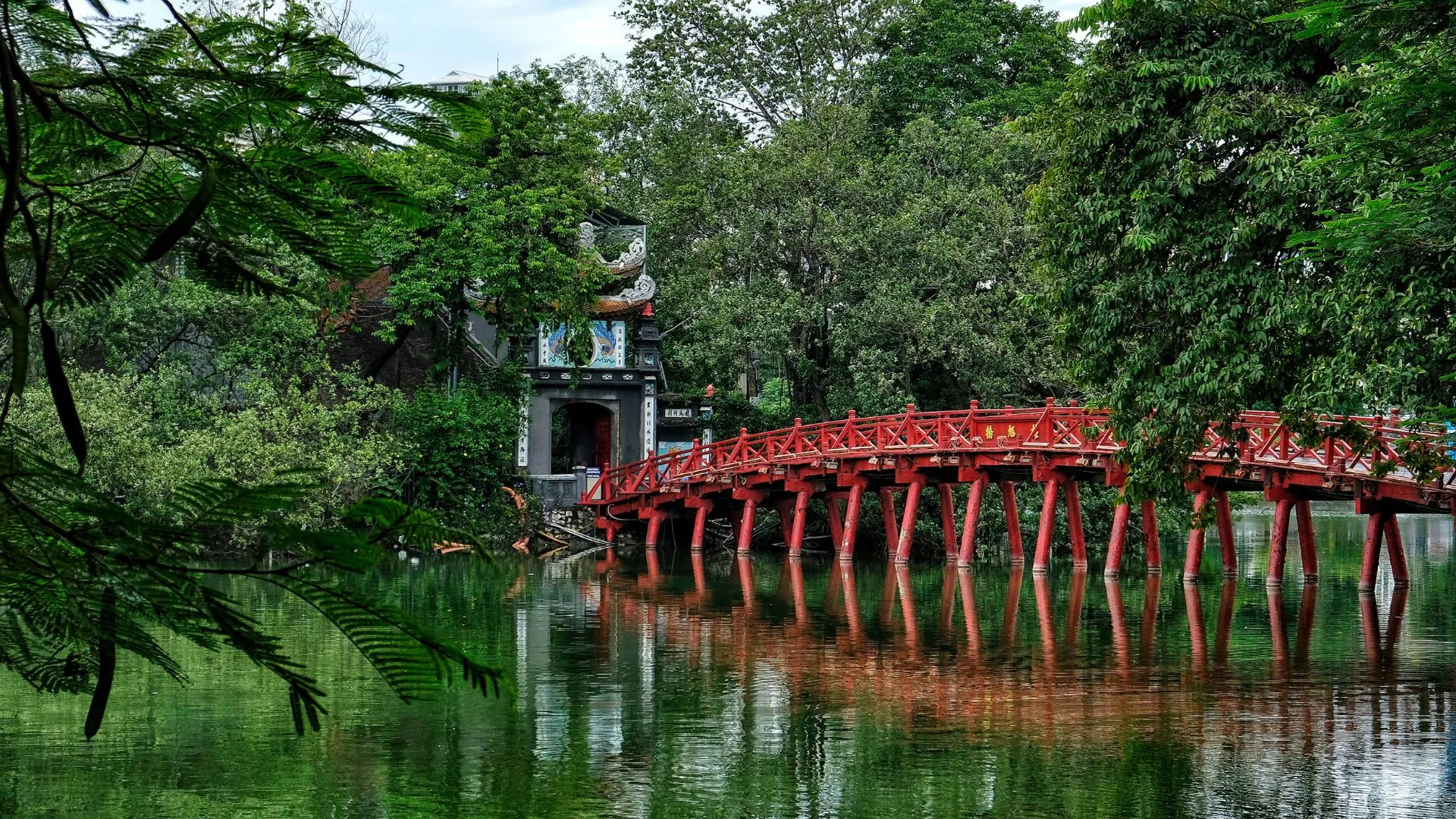 landmarks of vietnam (2) landmarks of vietnam (1)