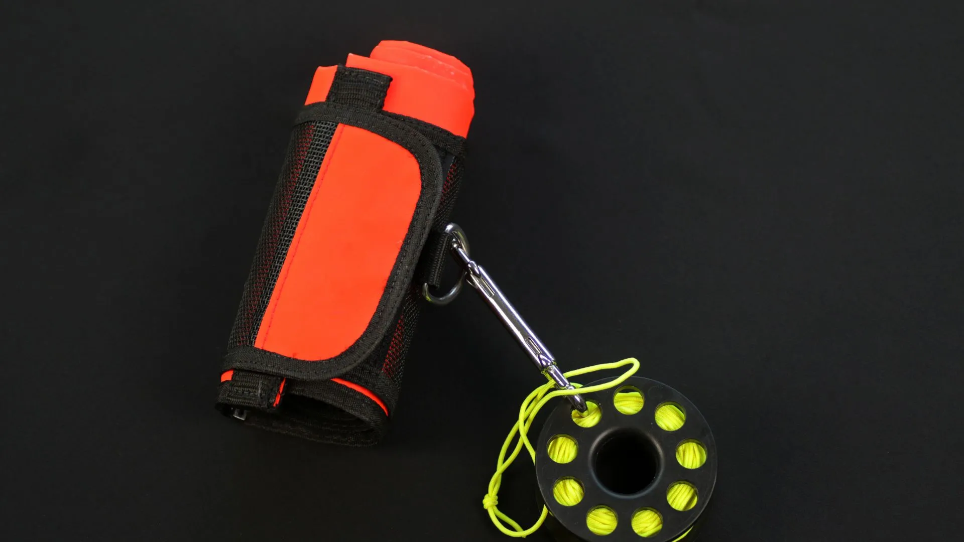 scuba diving-14 scuba diving equipment list