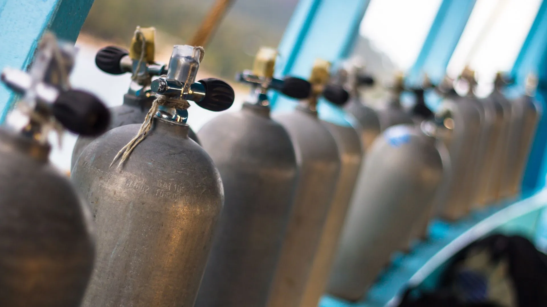 scuba diving-7 Scuba diving tanks