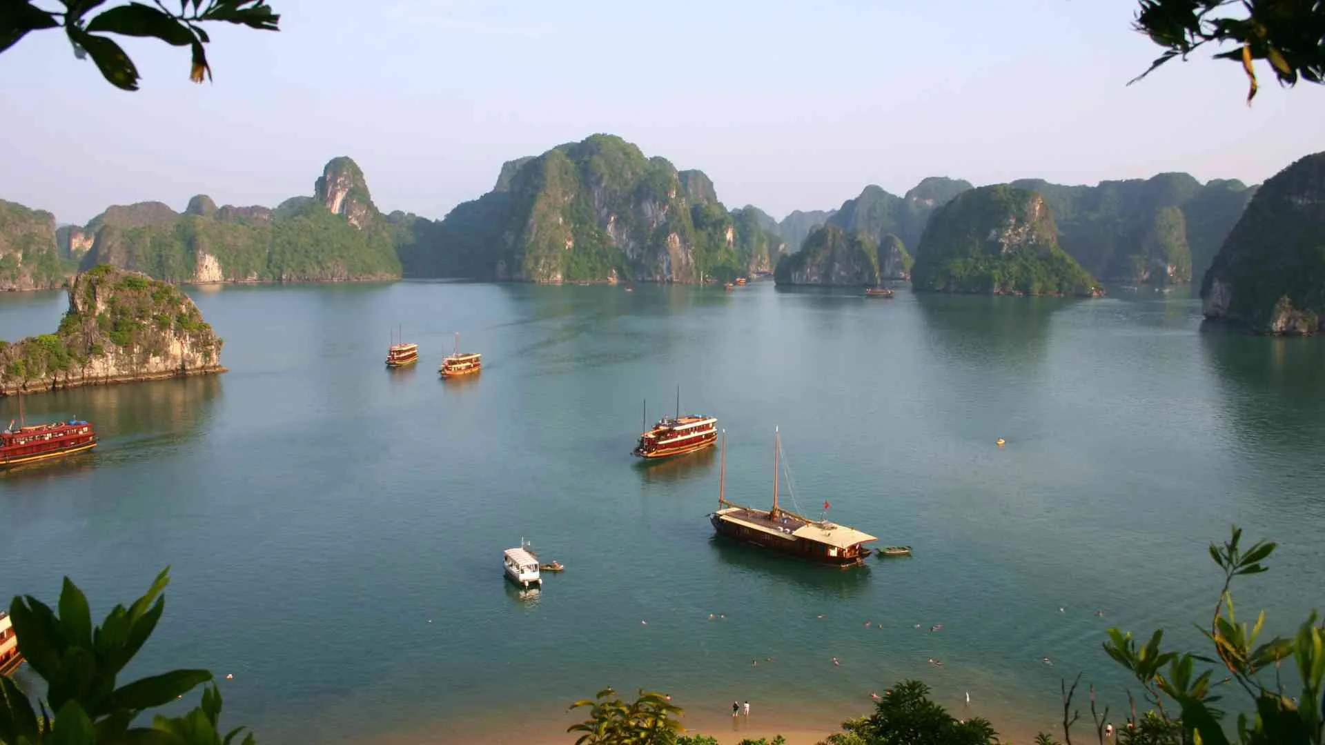 top Halong Bay cruises top Halong Bay cruises