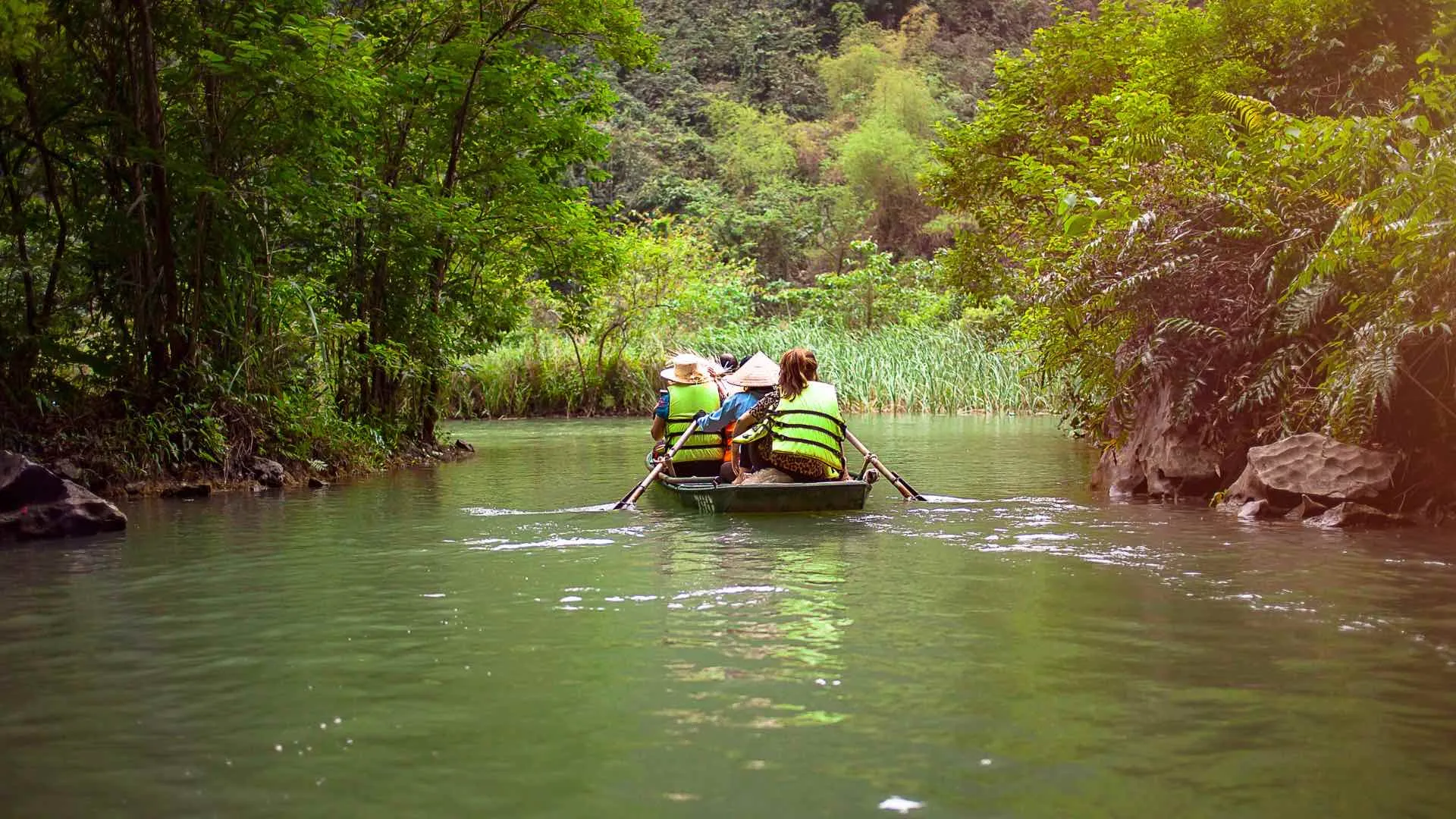 0AA47640-76F2-4912-B644-EC5D7CB2792D characteristics of ecotourism