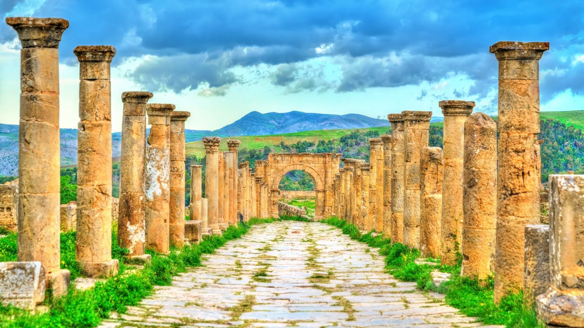 Algeria Beaches-3 stone pillars