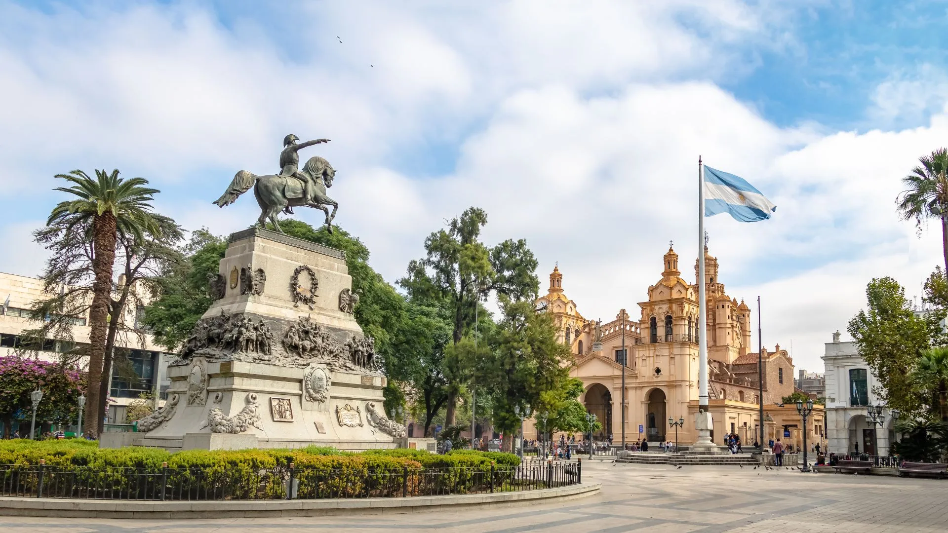 Argentina Landmarks-6 statue