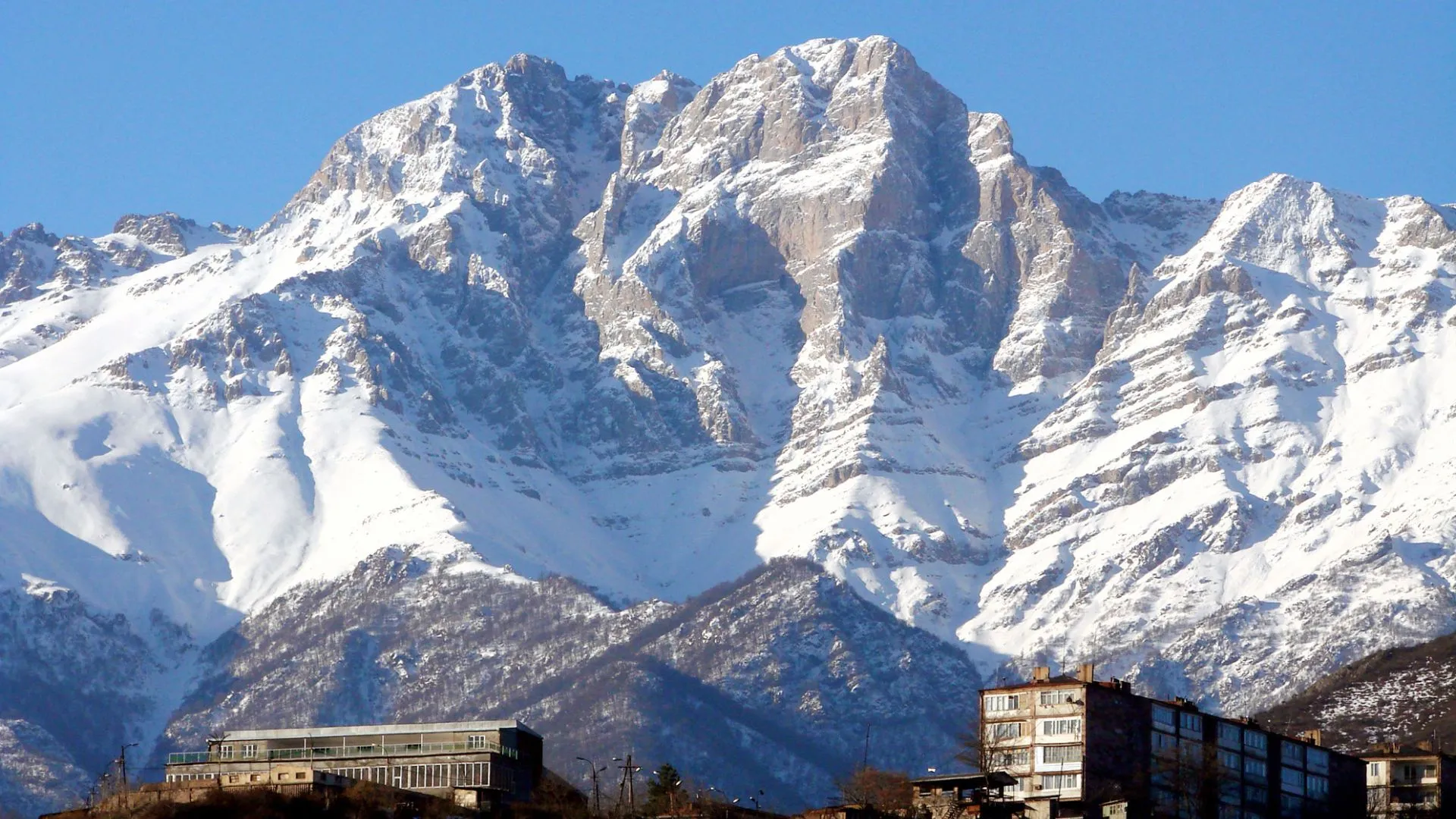 Armenia Nature-9 snowy mountain