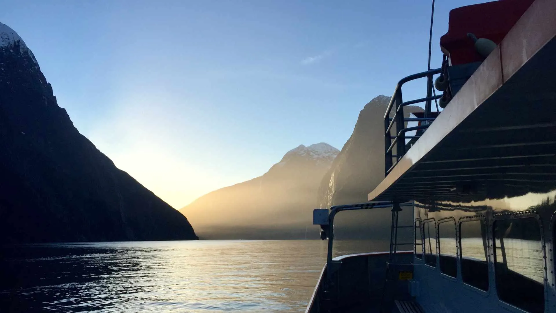 Milford Sound Cruising Milford Sound Cruising