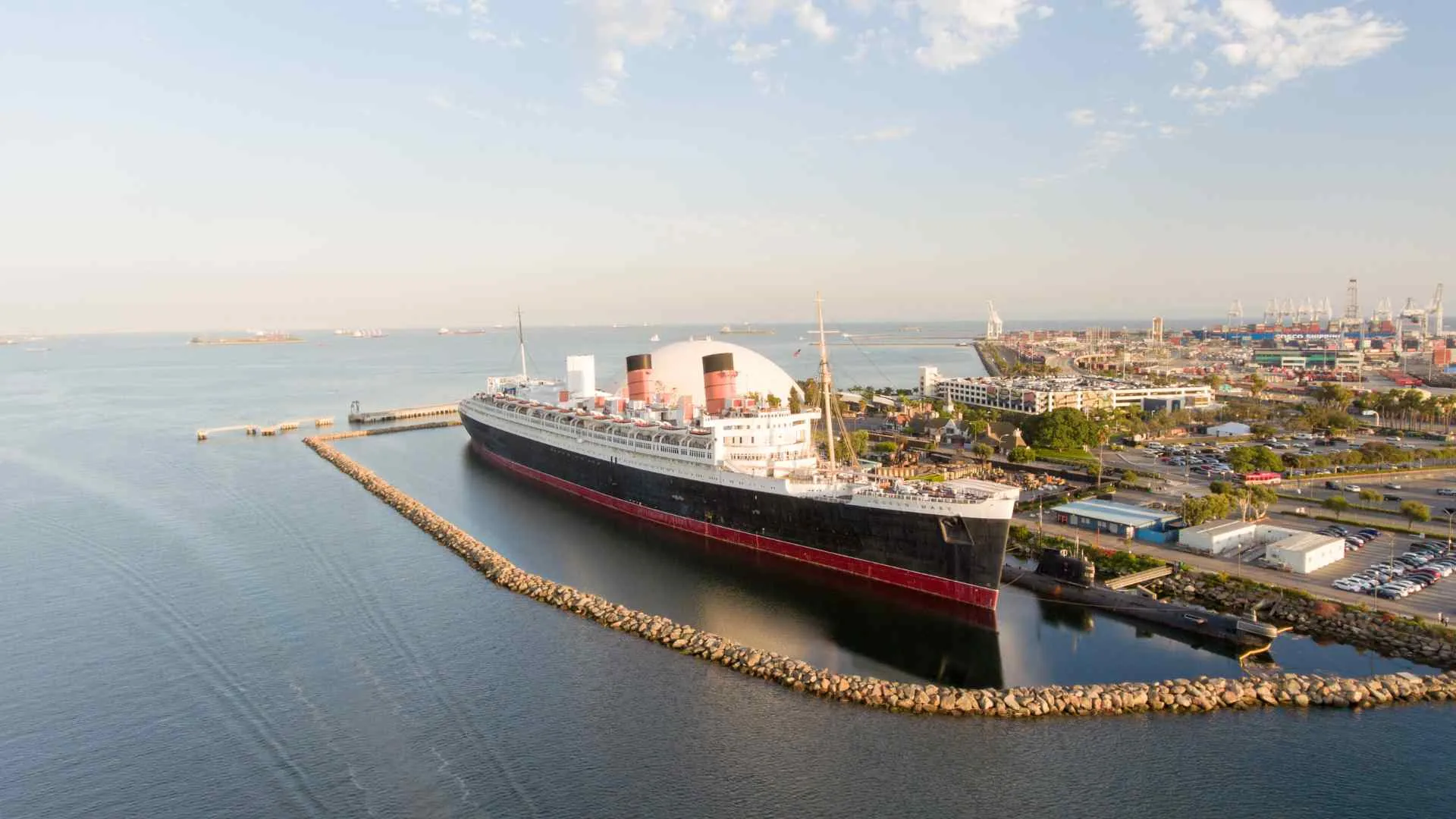Queen Mary 2 cabins to avoid (6) Queen Mary 2 in port