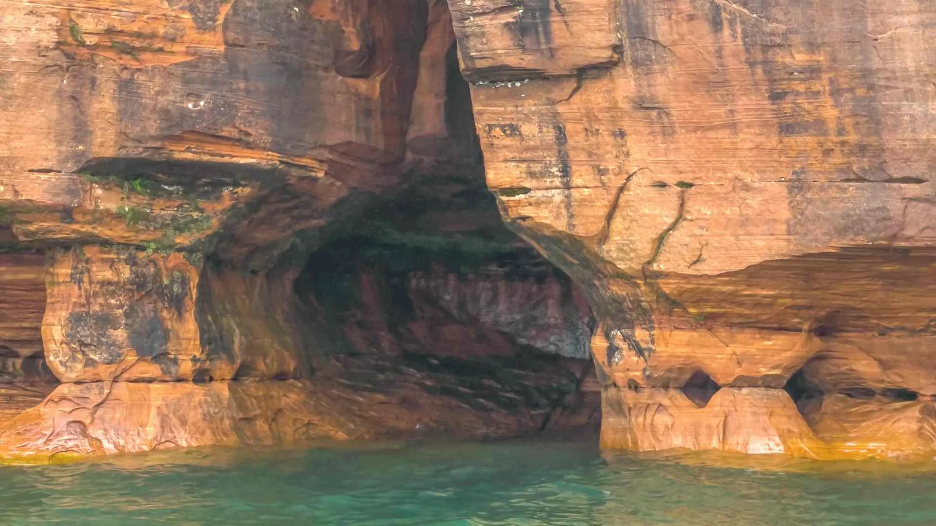 apostle island kayaking (5) kayaking on the apostle islands