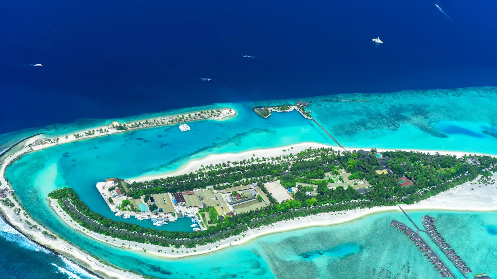 best overwater bungalows Philippines (10)