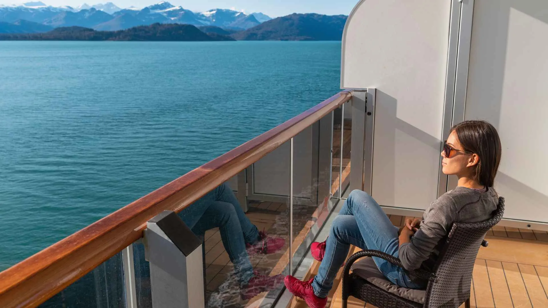 Marella Discovery 2 cabins to avoid girl sitting on cruise ship balcony in stateroom