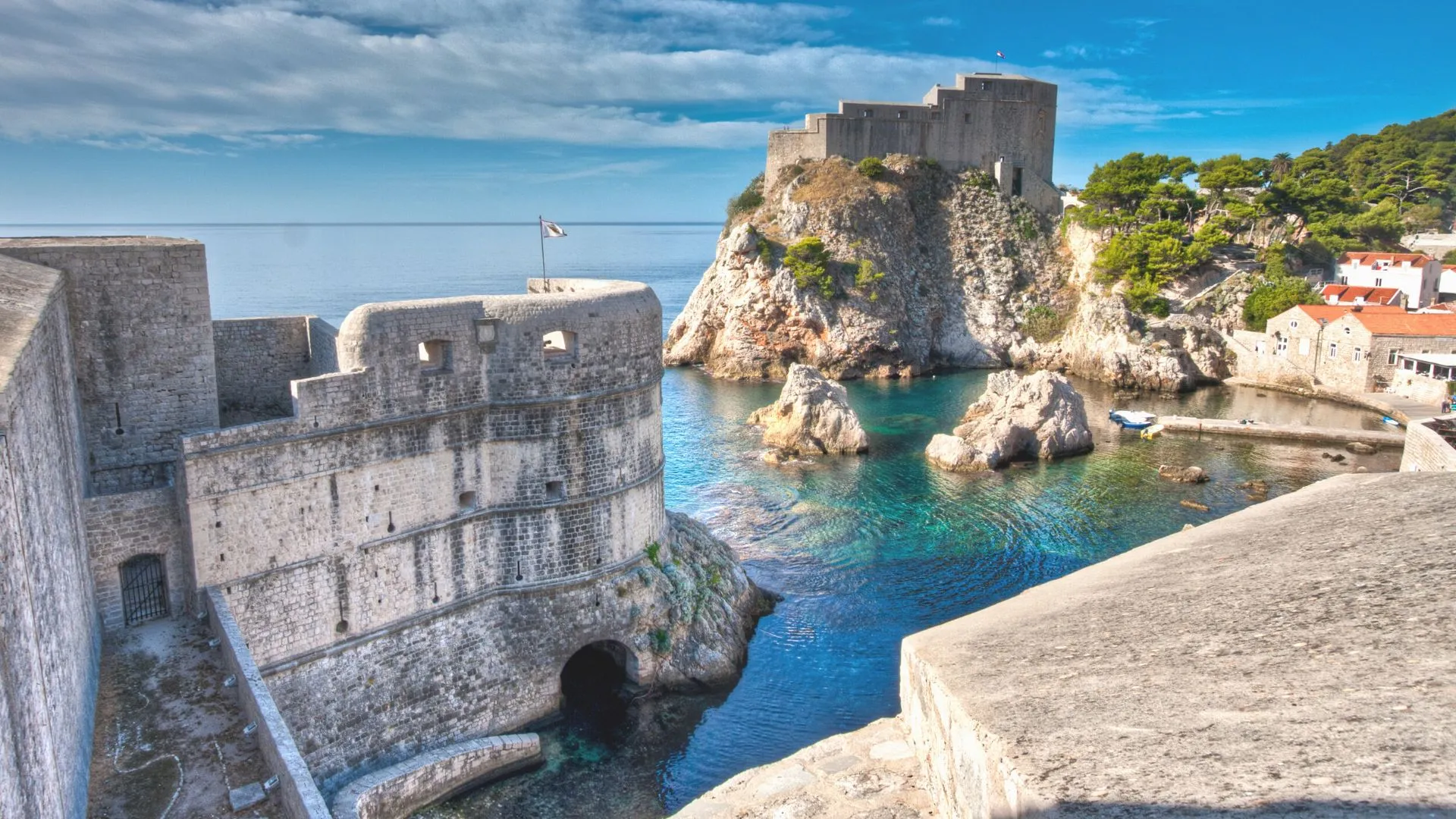 cruise port dubrovnik (3) cruise port dubrovnik on the water