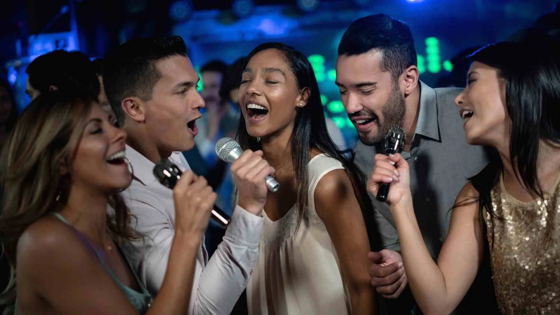 fun cruise (5) karaoke on cruise ship