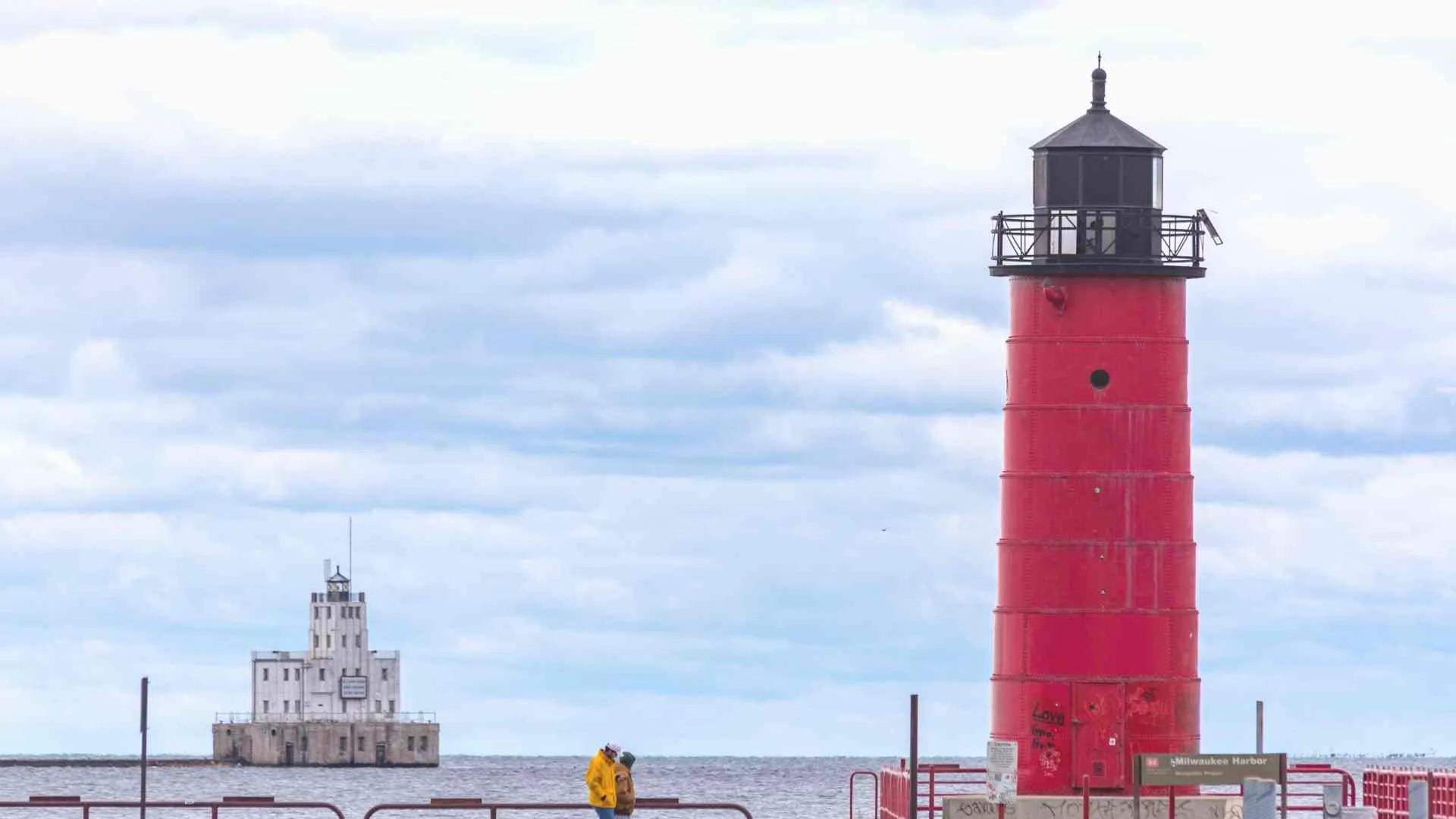 lake michigan lighthouses (4) Pentwater Pierhead Light