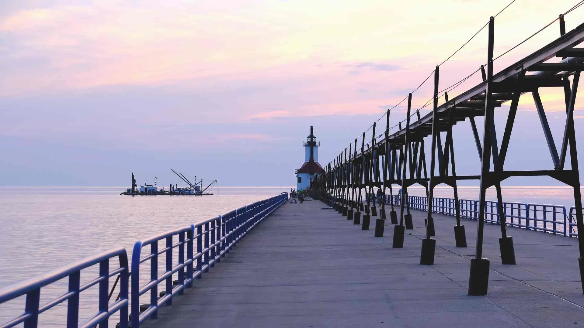lake michigan lighthouses (8) lighthouse on lake michigan