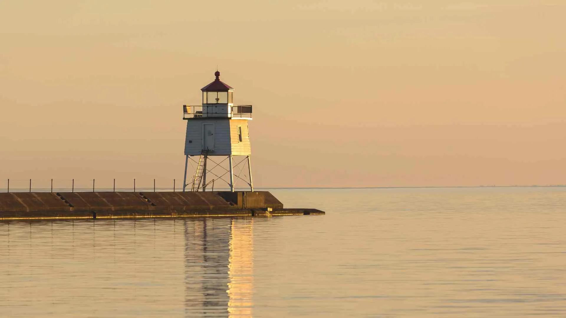 lake superior lighthouses (8) Two Harbors Breakwater