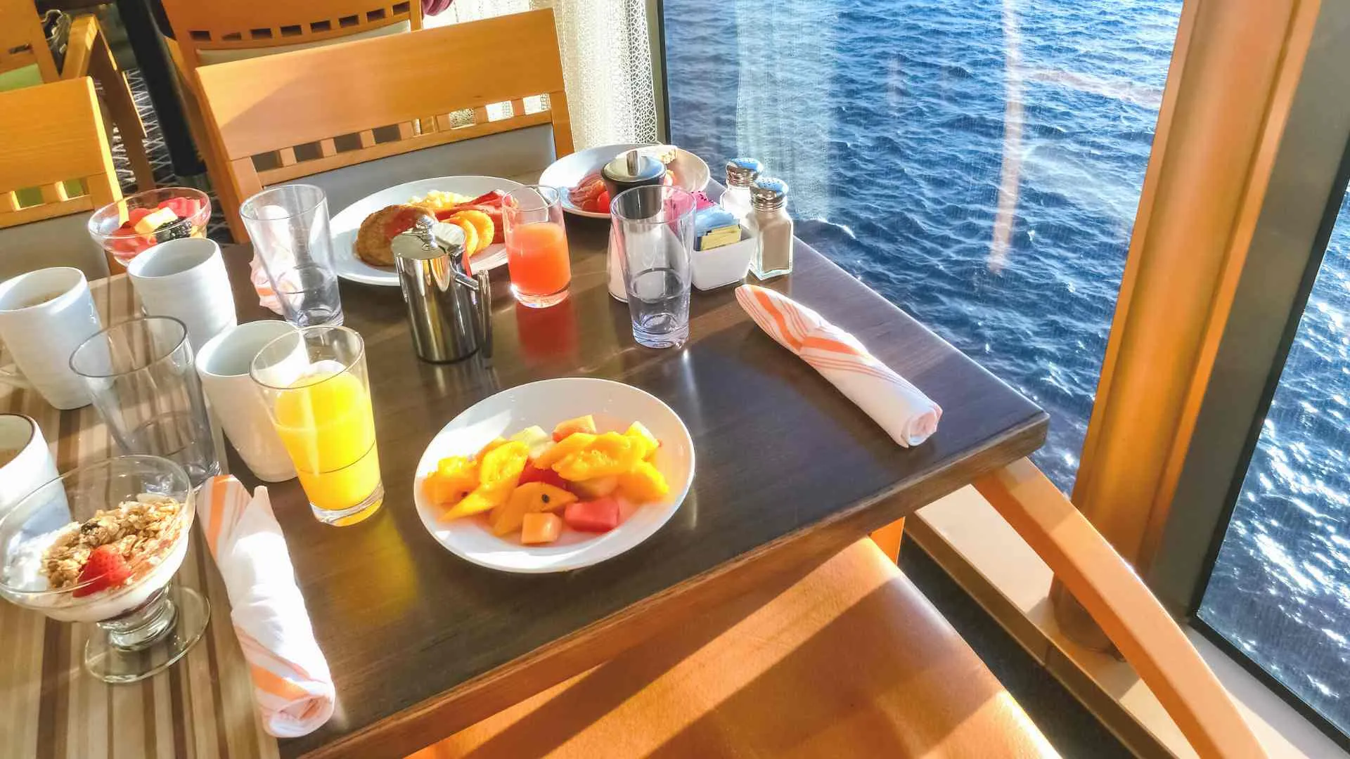 cruise line tips (2) cruise dining
