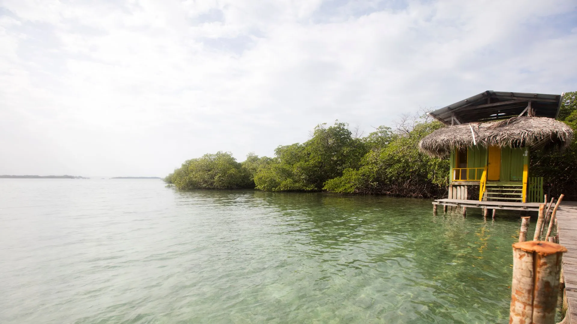 panama overwater bungalows (9) Nayara Bocas del Toro