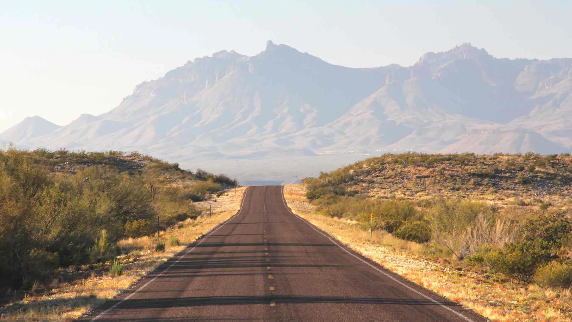road trip tips (7) road trip on an empty road