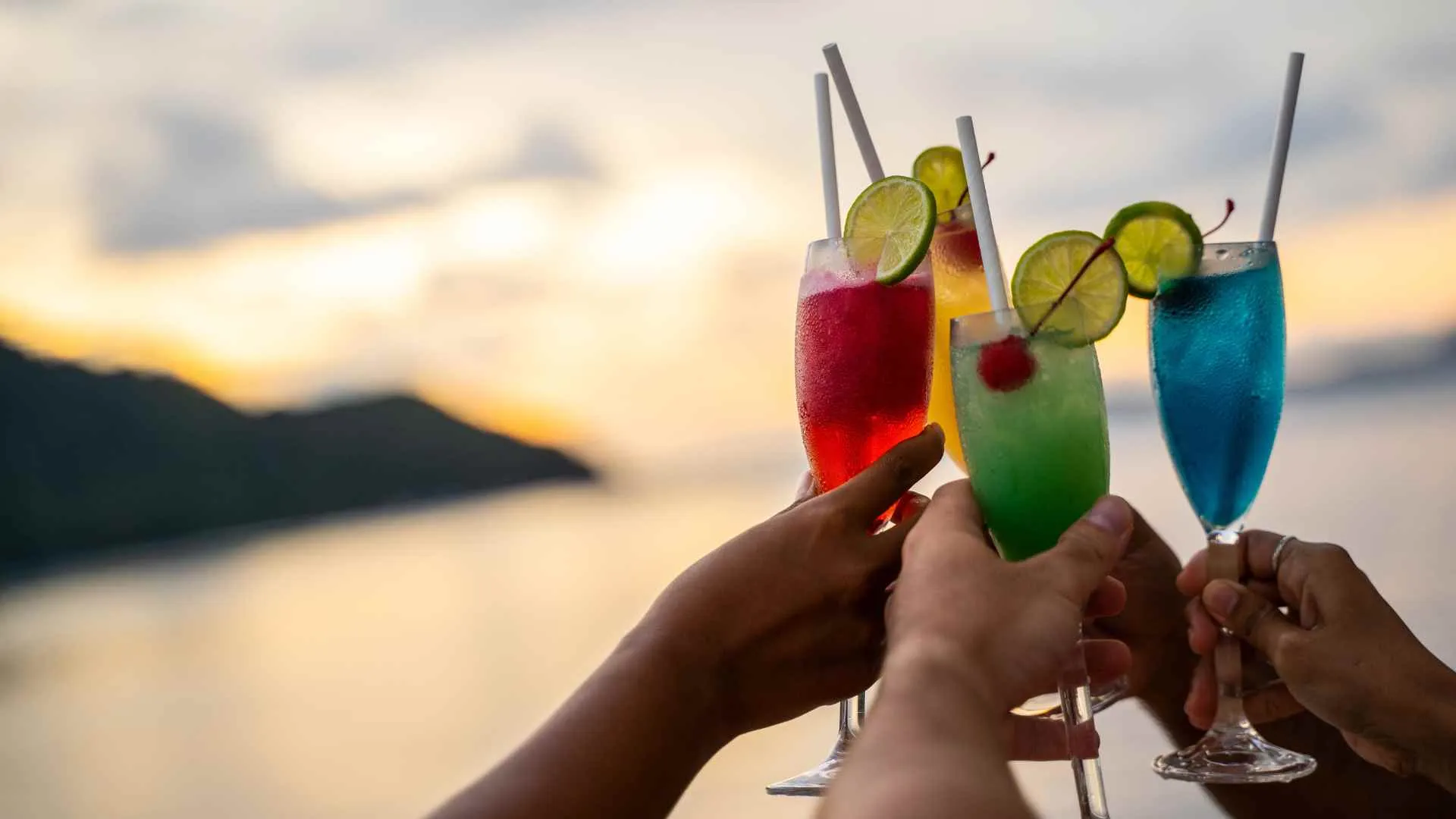 sunset cruise (4) drinks at sunset