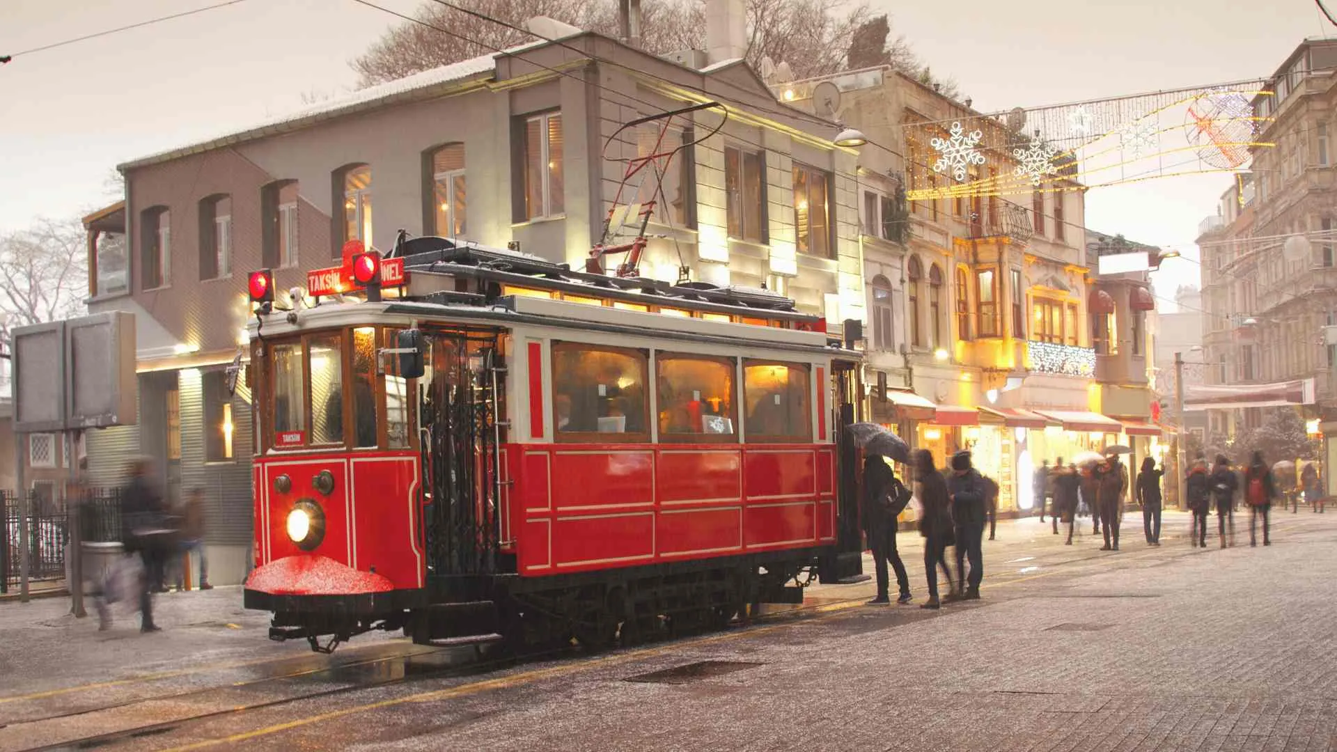 travel tips for istanbul (5) istanbul trolley
