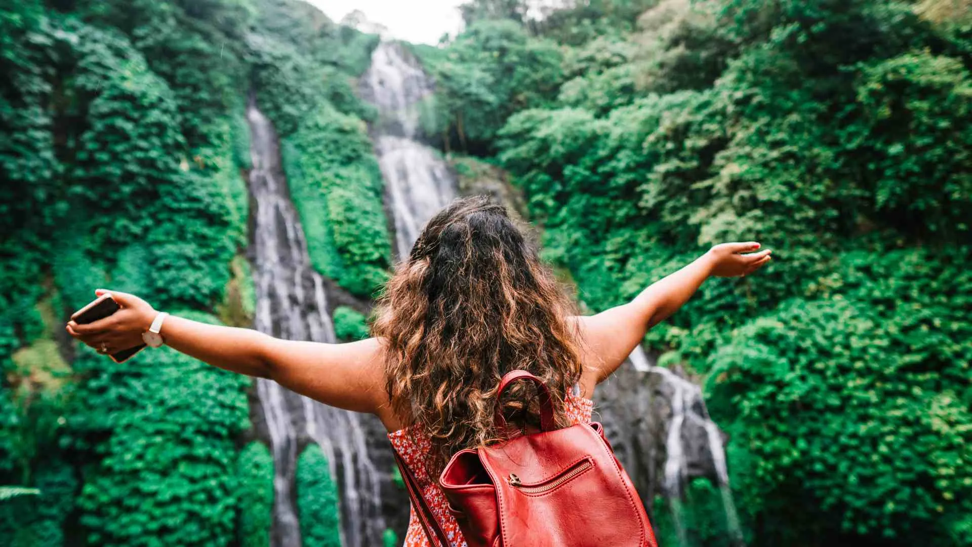 essential traveling tips essential traveling tips