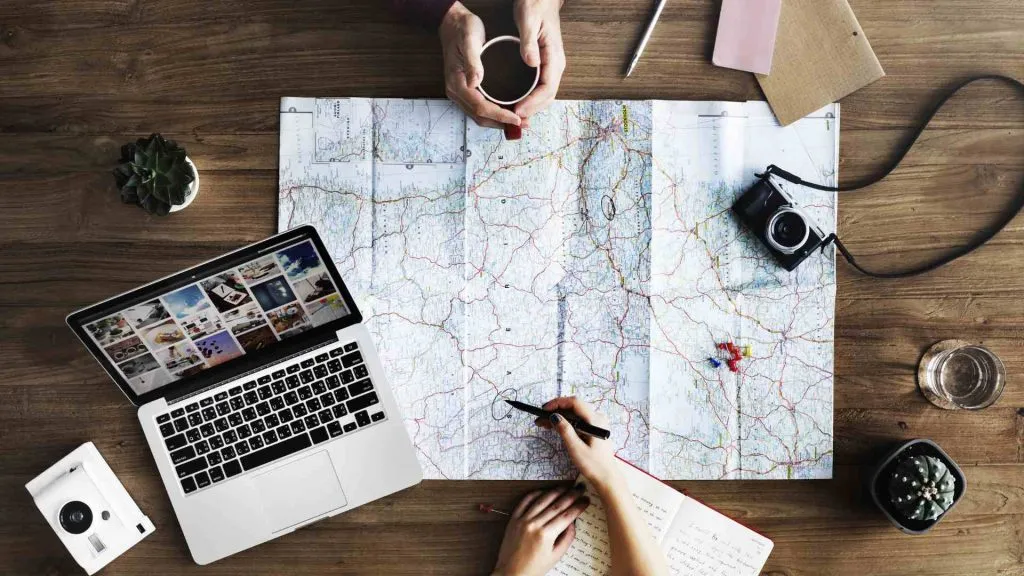 money saving travel tips