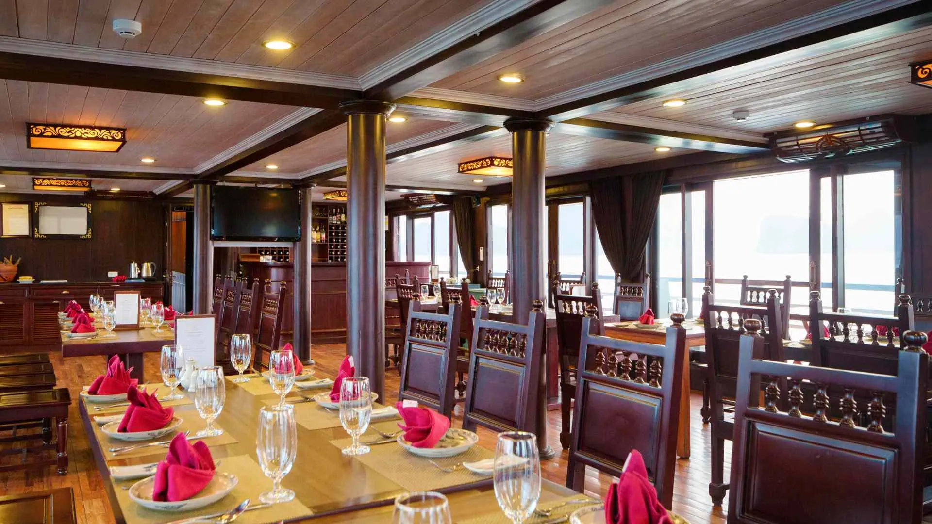 dining on cruise ship dining on cruise ship