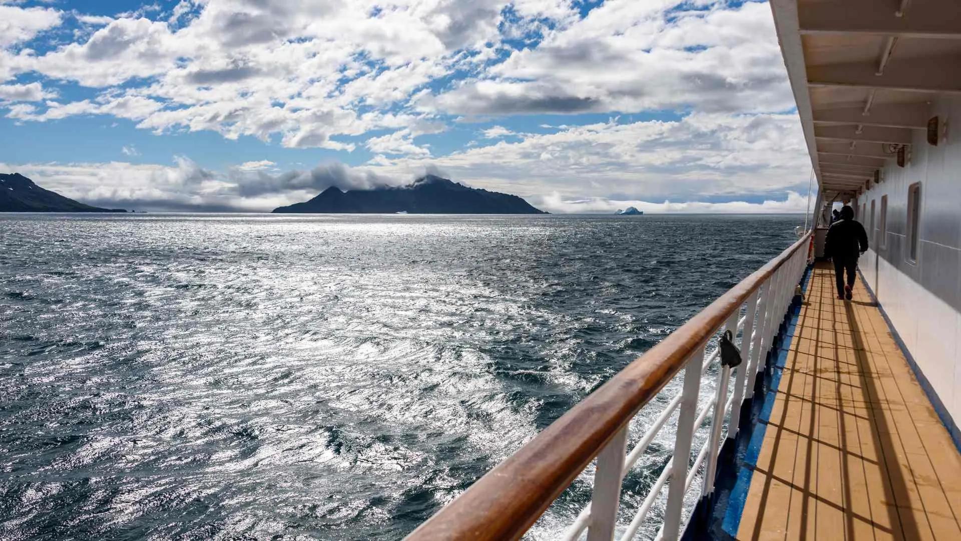 How Many Passengers on a Cruise Ship How Many Passengers on a Cruise Ship