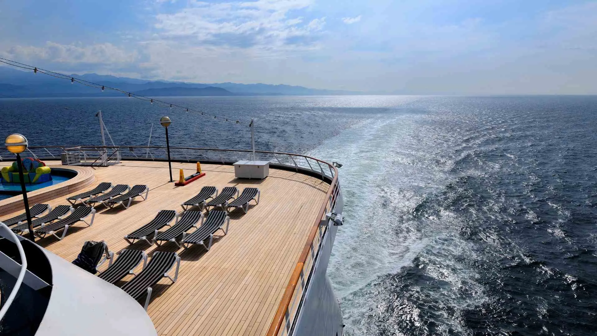 cruise poop deck-5 cruise poop deck-5