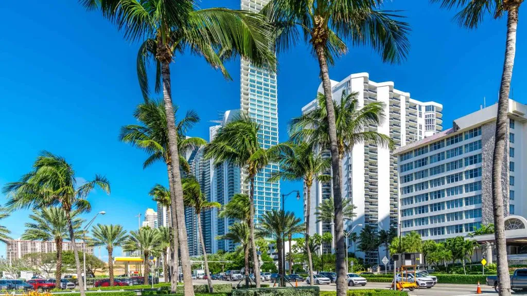 Hotels Near the Miami Carnival Cruise Port-5