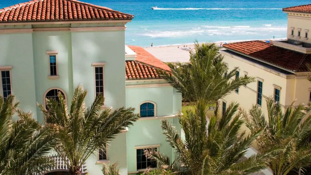Hotels Near the Miami Carnival Cruise Port-5