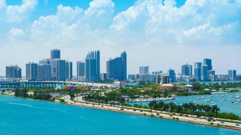 Hotels Near the Miami Carnival Cruise Port-5