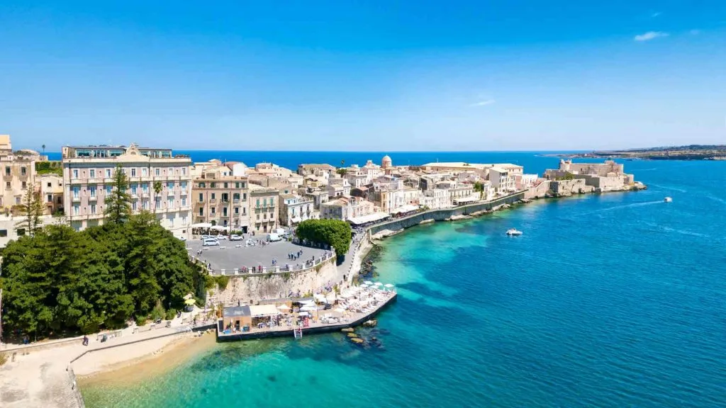 where to stay in ortigia